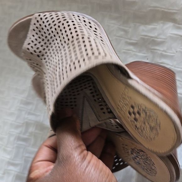 Vince Camuto DEVINA Tan Mules with Chunky Wooden Heel Size 7.5 Summer Shoes - Picture 5 of 10